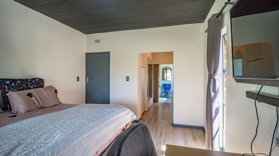 3 Bedroom Property for Sale in New Redruth Gauteng