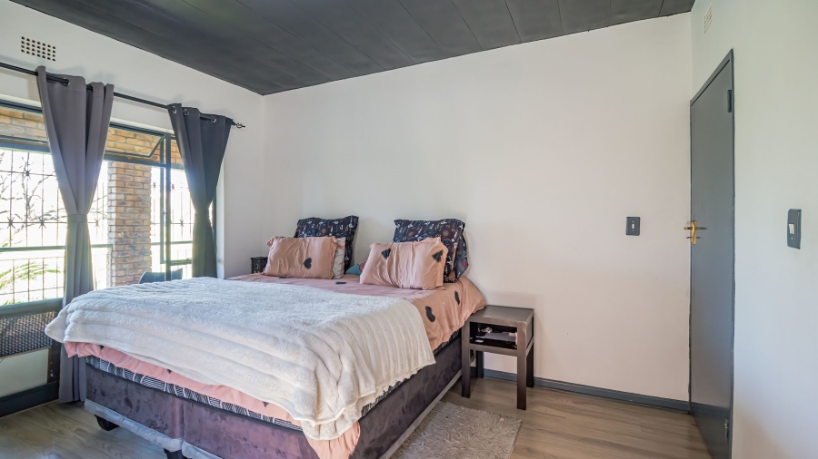 3 Bedroom Property for Sale in New Redruth Gauteng