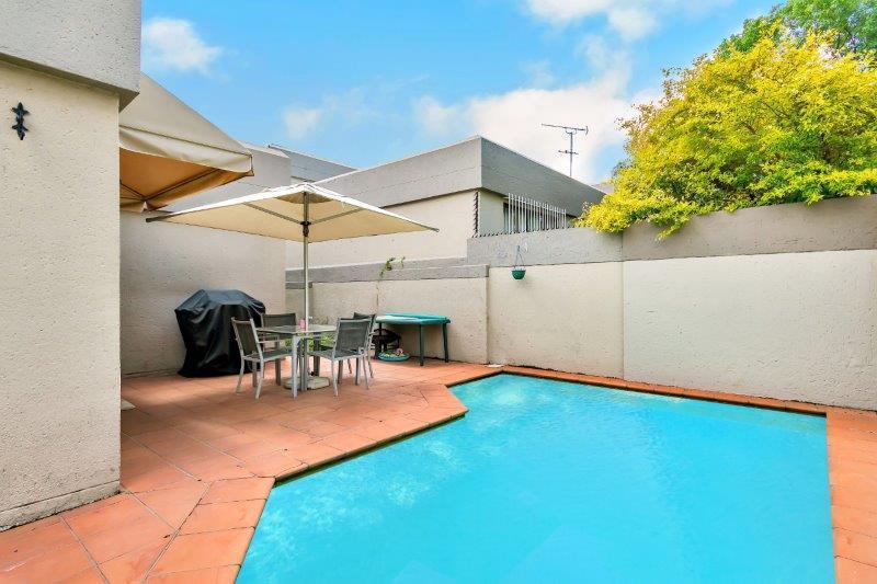 To Let 2 Bedroom Property for Rent in Morningside Manor Gauteng