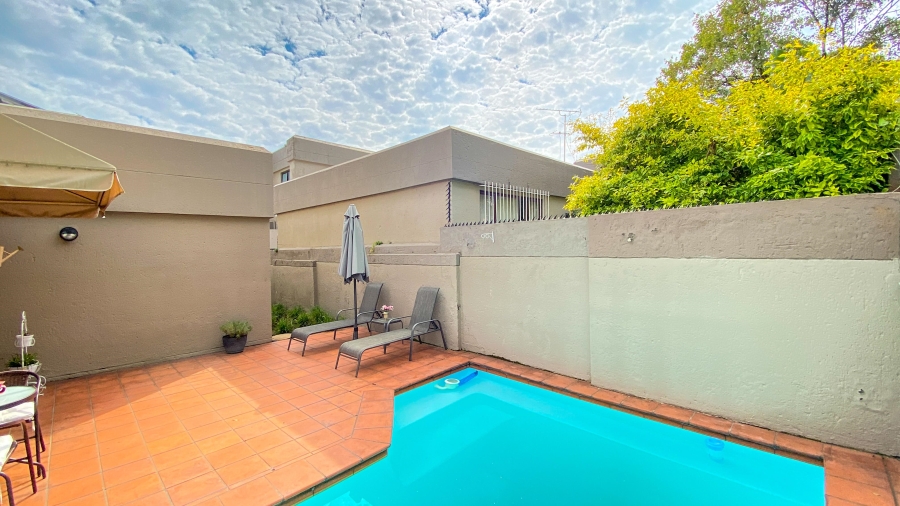 To Let 2 Bedroom Property for Rent in Morningside Manor Gauteng