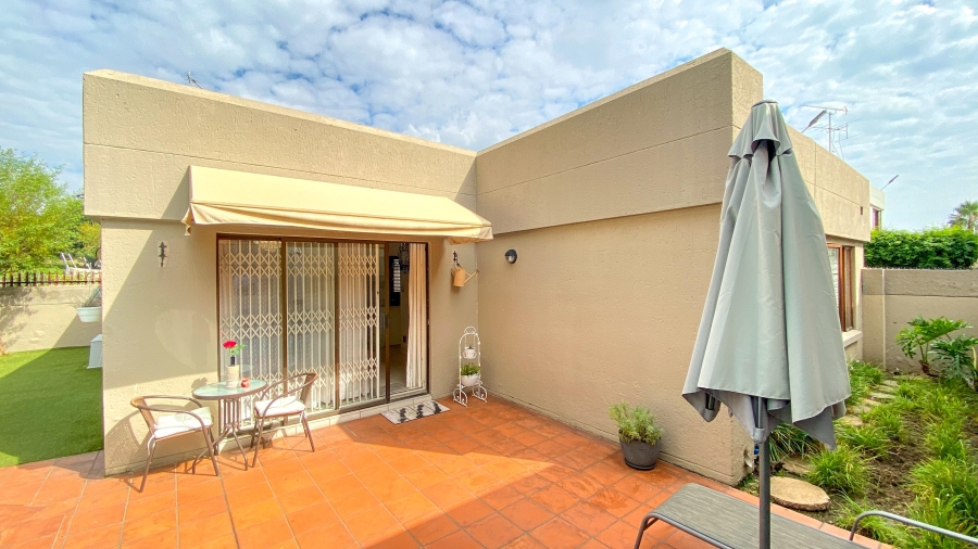 To Let 2 Bedroom Property for Rent in Morningside Manor Gauteng