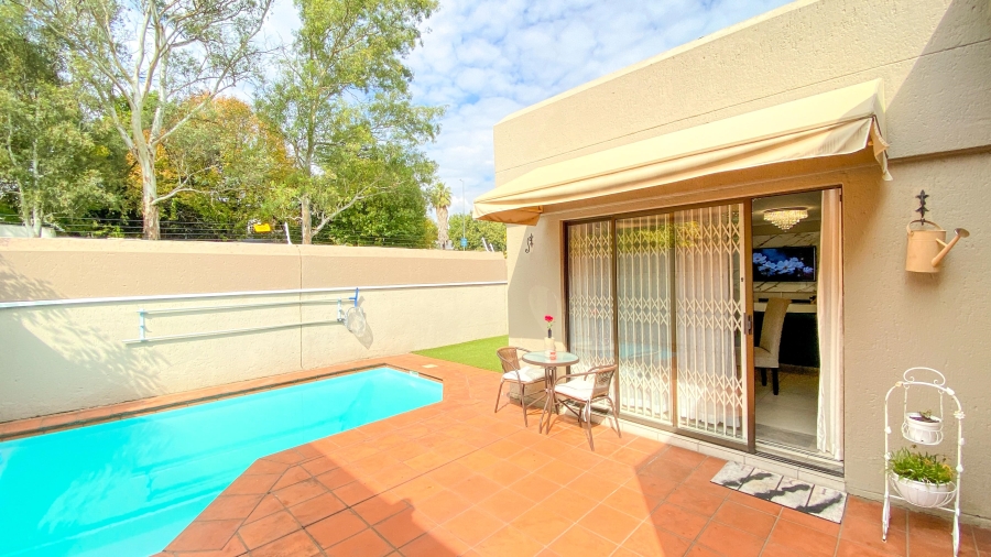 To Let 2 Bedroom Property for Rent in Morningside Manor Gauteng