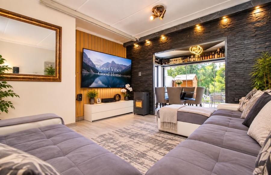 2 Bedroom Property for Sale in Sonneglans Gauteng