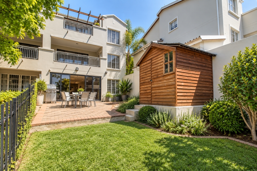 2 Bedroom Property for Sale in Sonneglans Gauteng