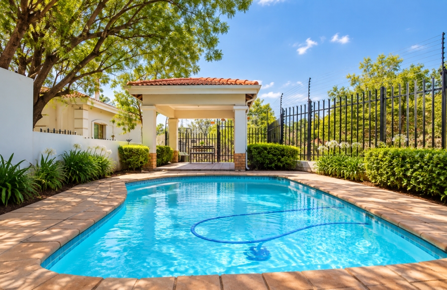 2 Bedroom Property for Sale in Sonneglans Gauteng