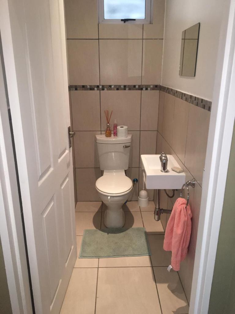 To Let 1 Bedroom Property for Rent in Illovo Gauteng