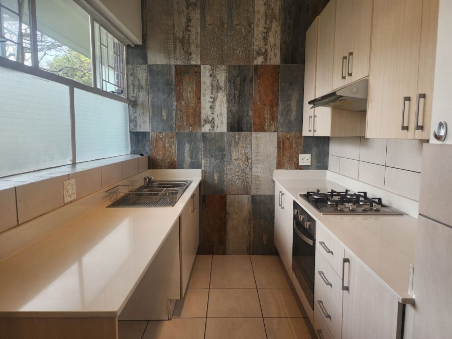 To Let 1 Bedroom Property for Rent in Illovo Gauteng