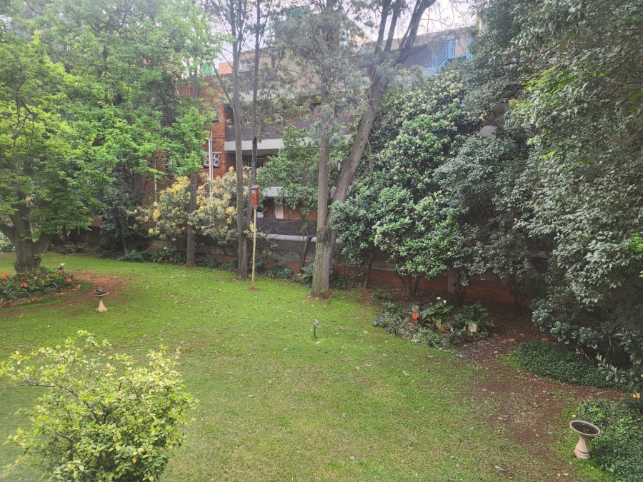 To Let 1 Bedroom Property for Rent in Illovo Gauteng
