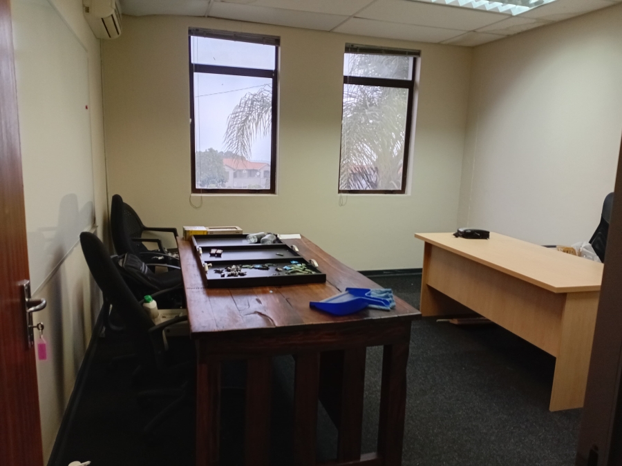 To Let Commercial Property for Rent in Carlswald Gauteng