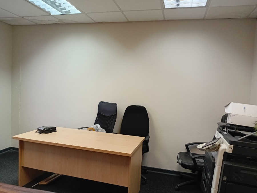 To Let Commercial Property for Rent in Carlswald Gauteng