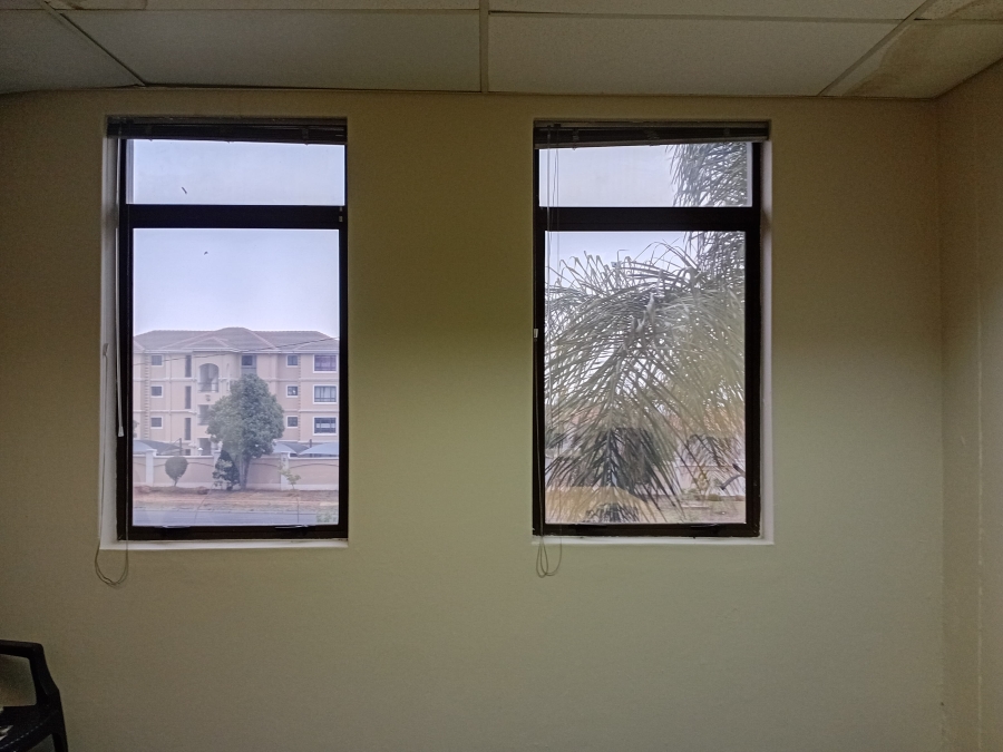 To Let Commercial Property for Rent in Carlswald Gauteng