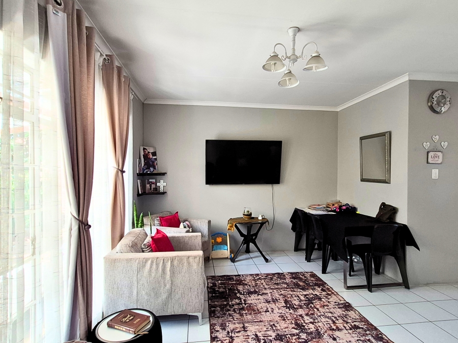 2 Bedroom Property for Sale in Noordwyk Gauteng