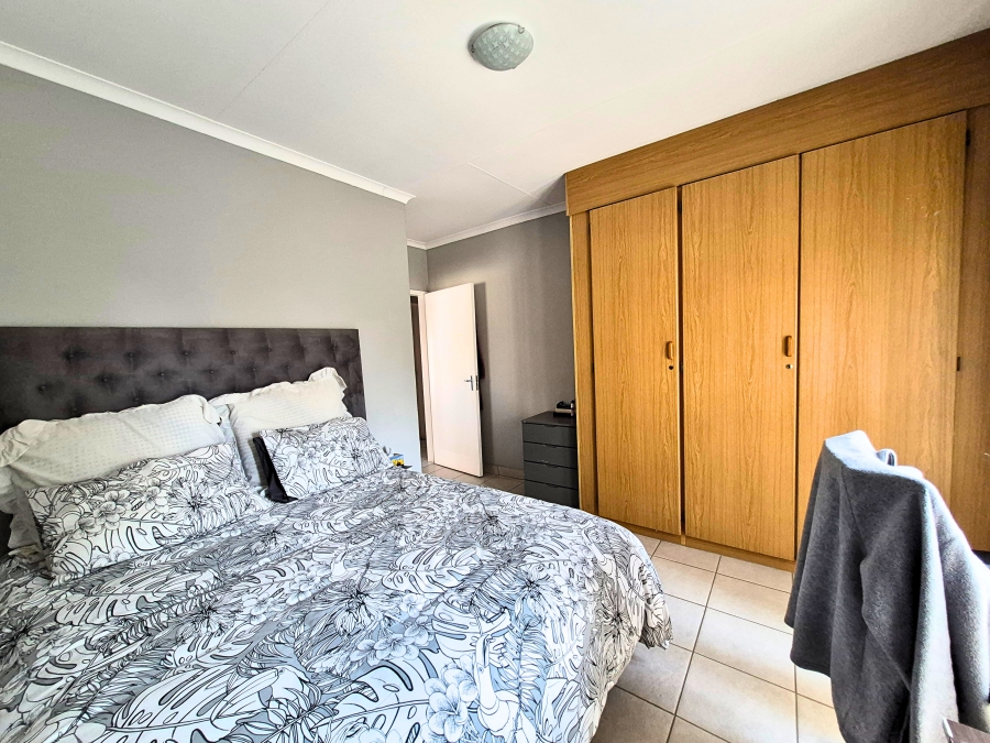 2 Bedroom Property for Sale in Noordwyk Gauteng