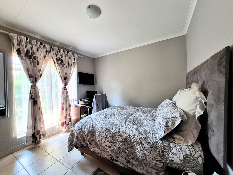 2 Bedroom Property for Sale in Noordwyk Gauteng