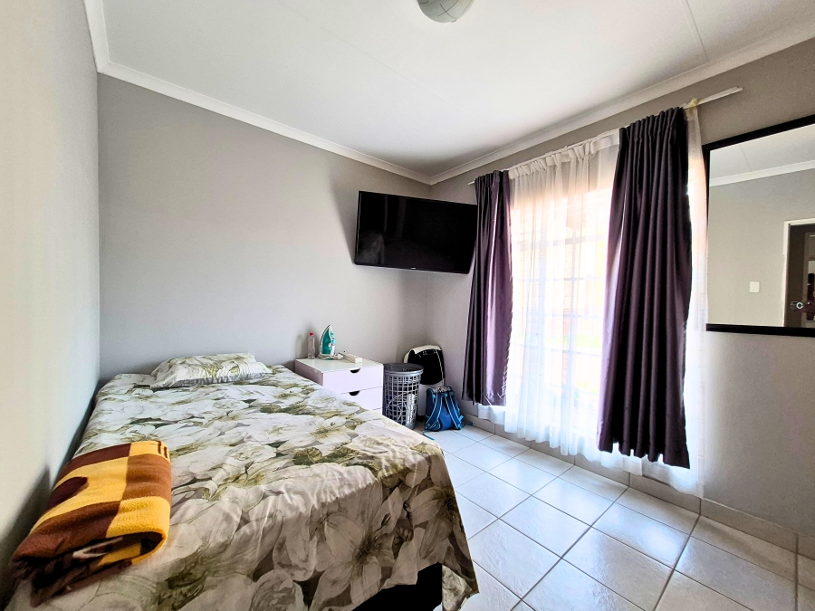 2 Bedroom Property for Sale in Noordwyk Gauteng