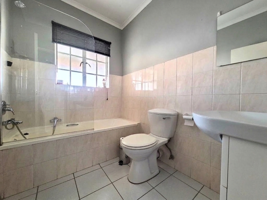2 Bedroom Property for Sale in Noordwyk Gauteng