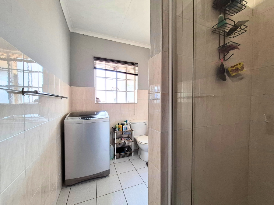 2 Bedroom Property for Sale in Noordwyk Gauteng