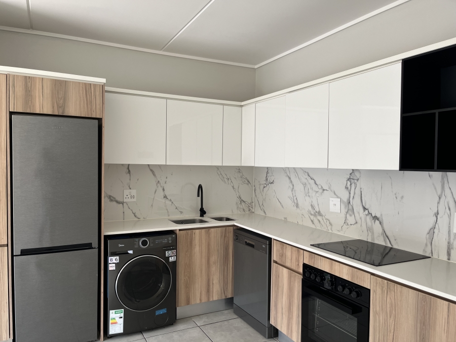 To Let 2 Bedroom Property for Rent in Waterfall Gauteng