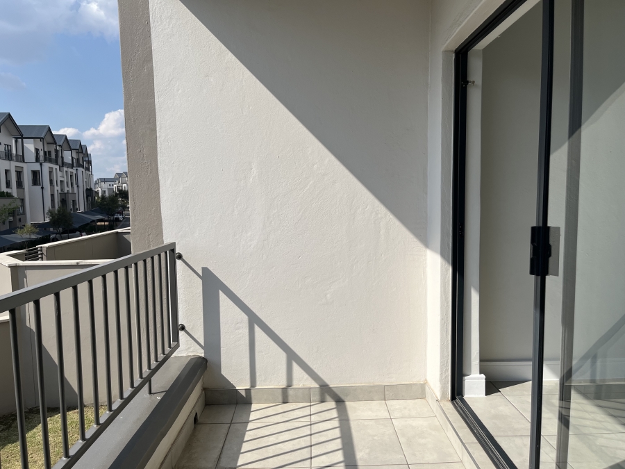 To Let 2 Bedroom Property for Rent in Waterfall Gauteng