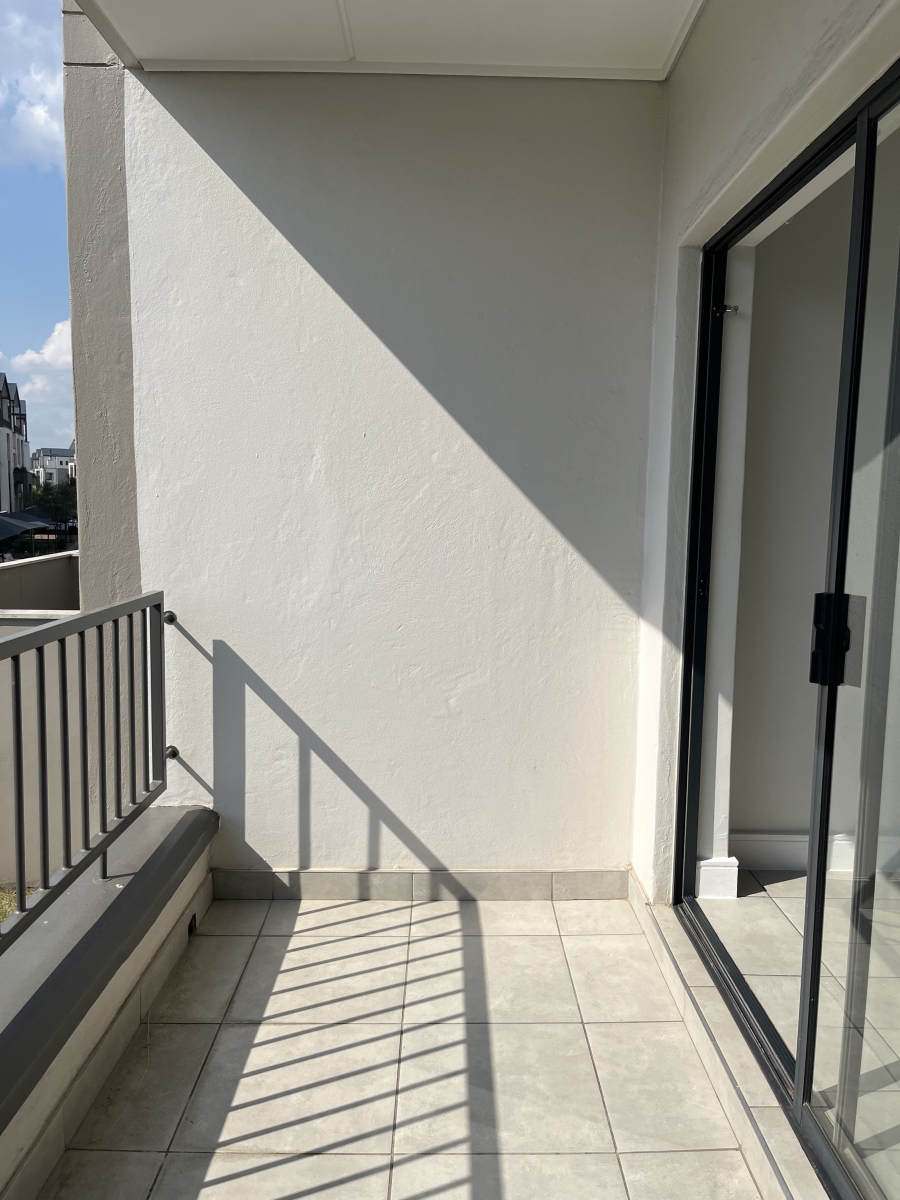 To Let 2 Bedroom Property for Rent in Waterfall Gauteng