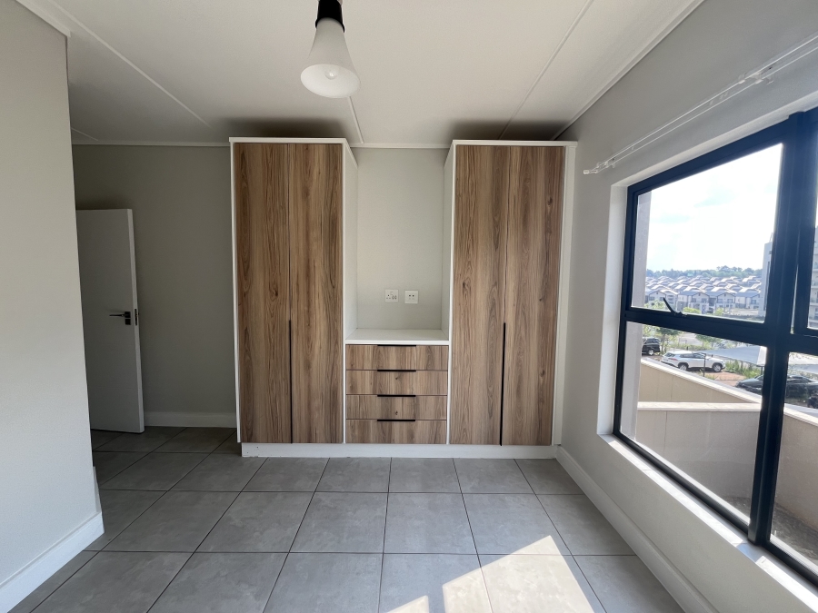 To Let 2 Bedroom Property for Rent in Waterfall Gauteng