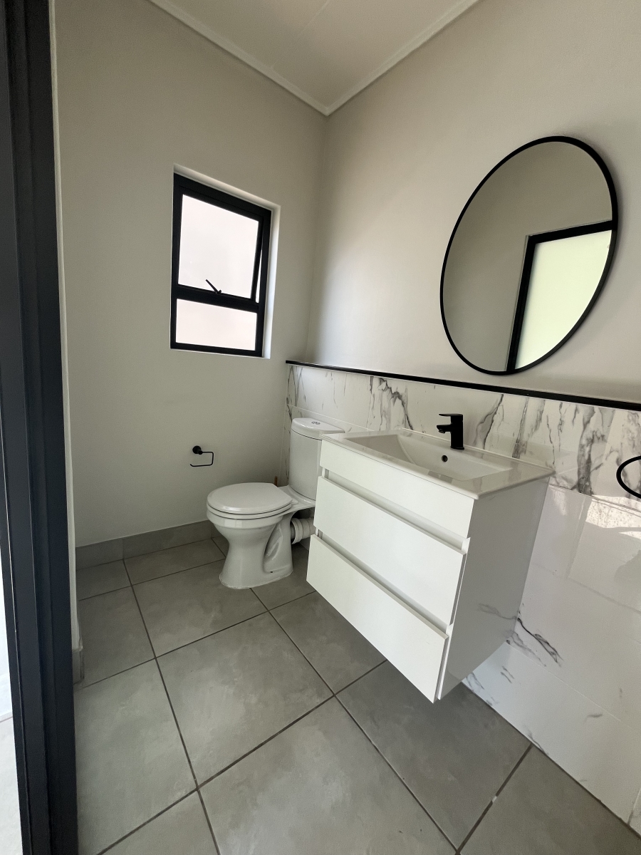 To Let 2 Bedroom Property for Rent in Waterfall Gauteng