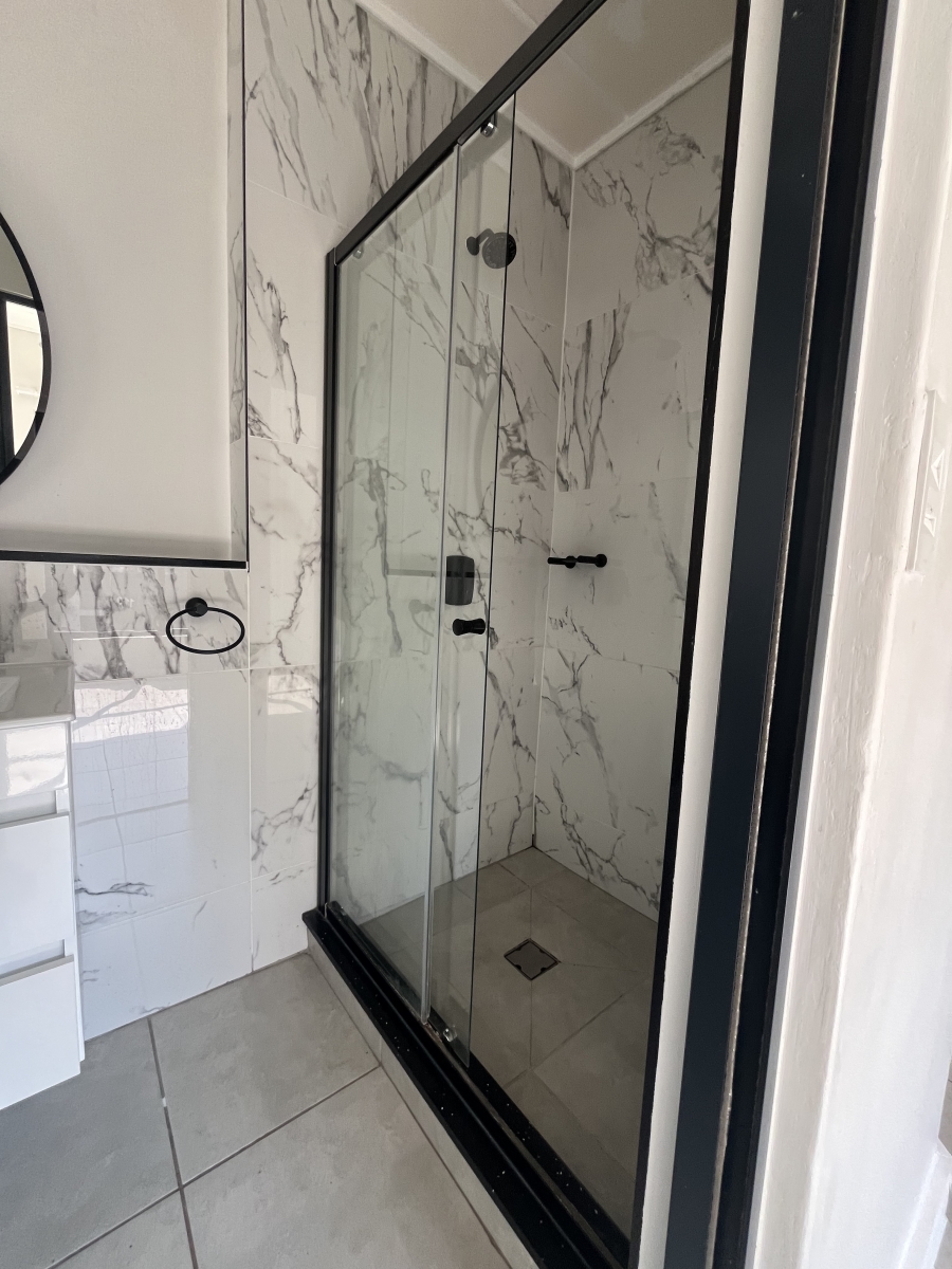 To Let 2 Bedroom Property for Rent in Waterfall Gauteng