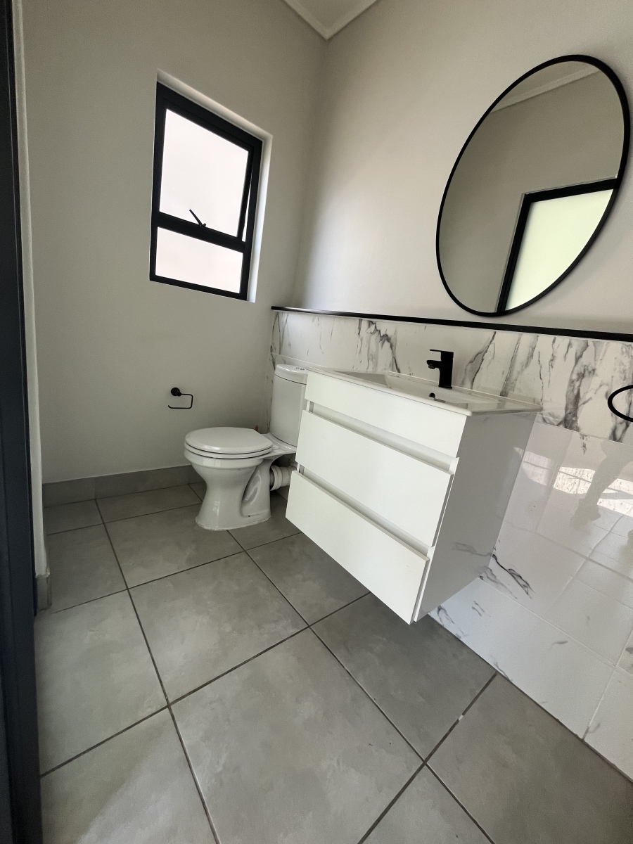To Let 2 Bedroom Property for Rent in Waterfall Gauteng