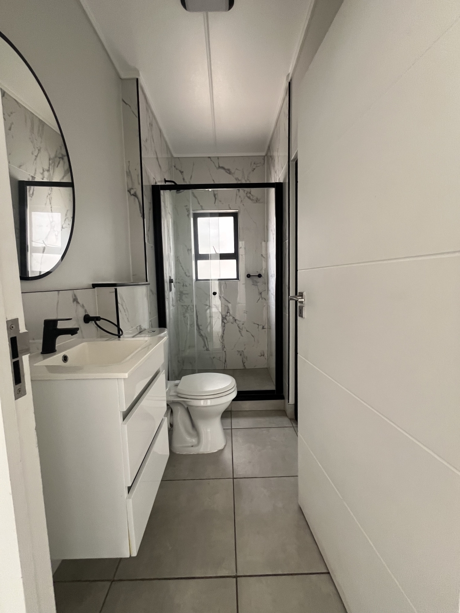 To Let 2 Bedroom Property for Rent in Waterfall Gauteng