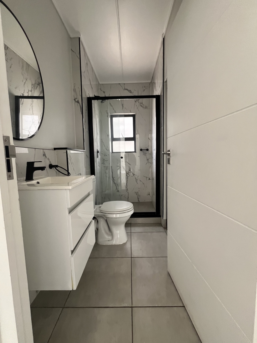 To Let 2 Bedroom Property for Rent in Waterfall Gauteng