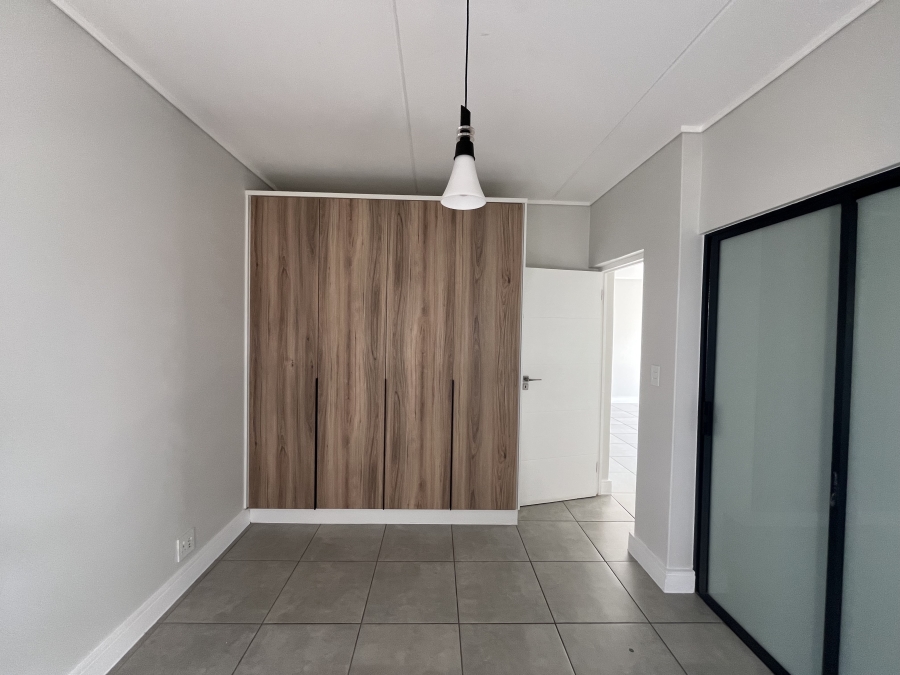 To Let 2 Bedroom Property for Rent in Waterfall Gauteng