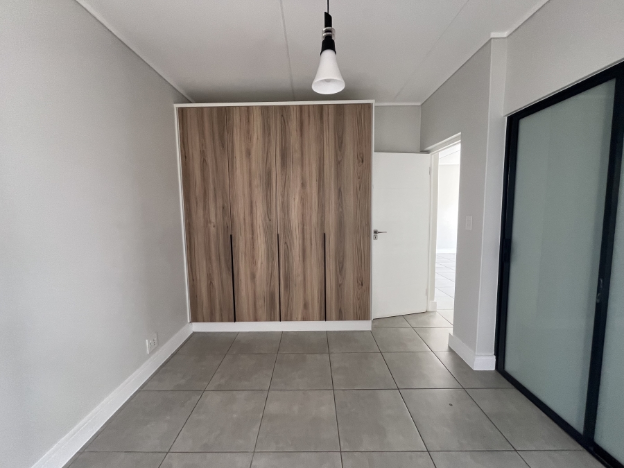 To Let 2 Bedroom Property for Rent in Waterfall Gauteng