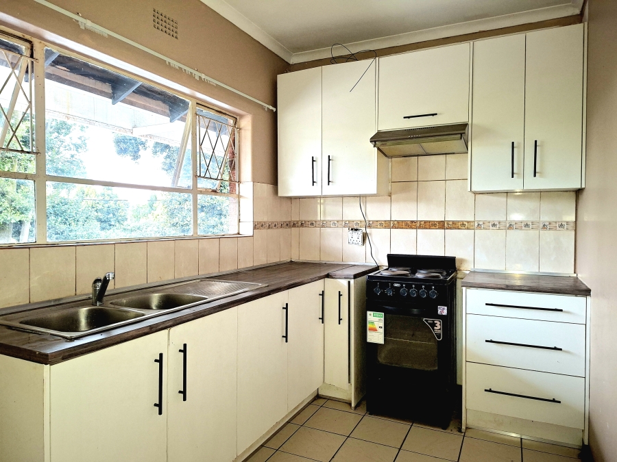 To Let 2 Bedroom Property for Rent in Windsor East Gauteng