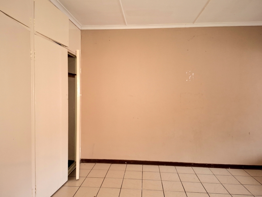 To Let 2 Bedroom Property for Rent in Windsor East Gauteng