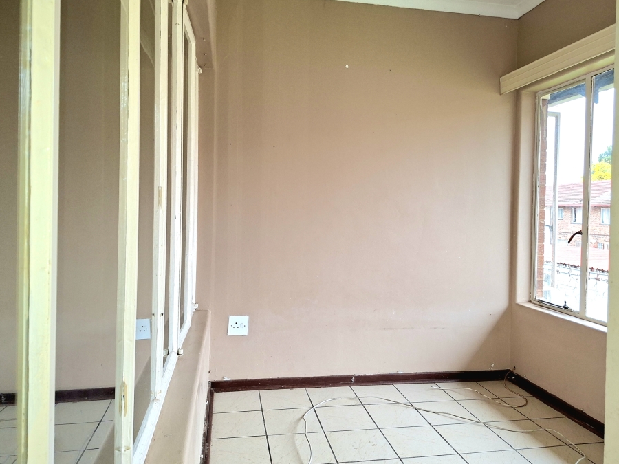 To Let 2 Bedroom Property for Rent in Windsor East Gauteng