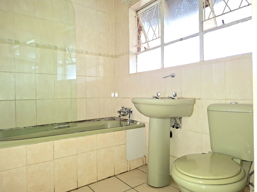 To Let 2 Bedroom Property for Rent in Windsor East Gauteng