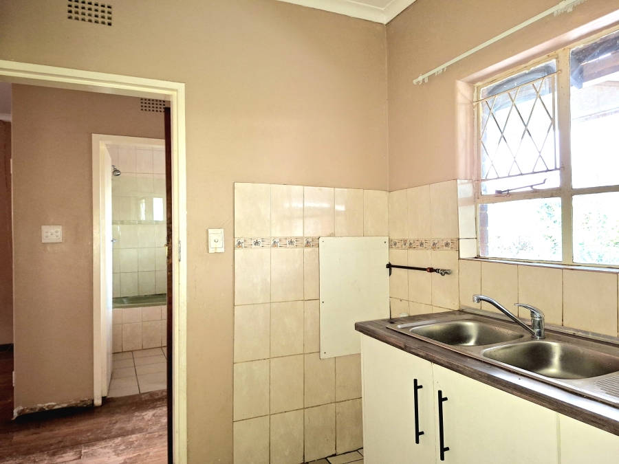 To Let 2 Bedroom Property for Rent in Windsor East Gauteng