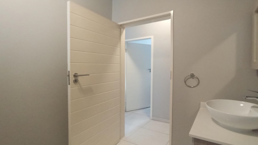 2 Bedroom Property for Sale in Midridge Park Gauteng
