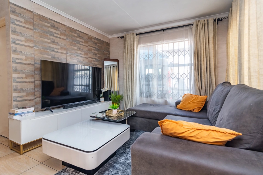 2 Bedroom Property for Sale in Fleurhof Gauteng