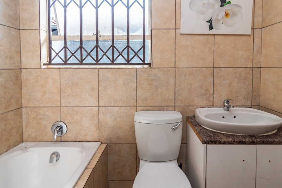 2 Bedroom Property for Sale in Fleurhof Gauteng