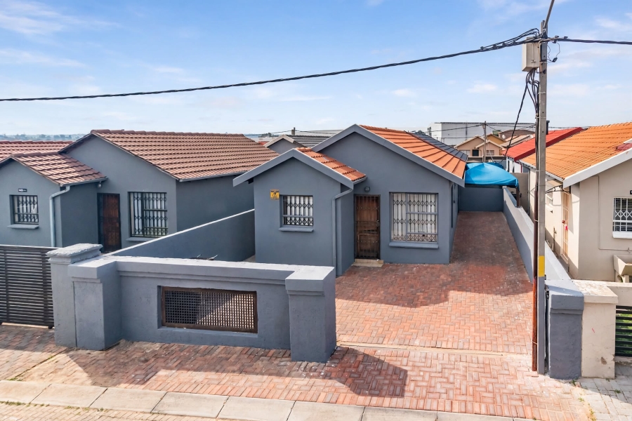 2 Bedroom Property for Sale in Fleurhof Gauteng
