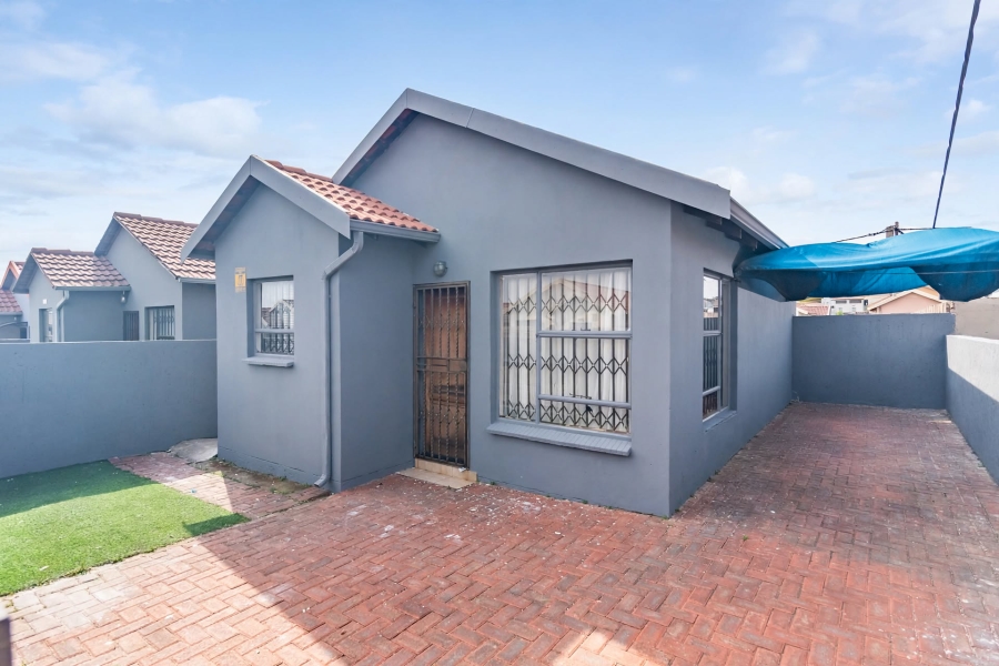 2 Bedroom Property for Sale in Fleurhof Gauteng