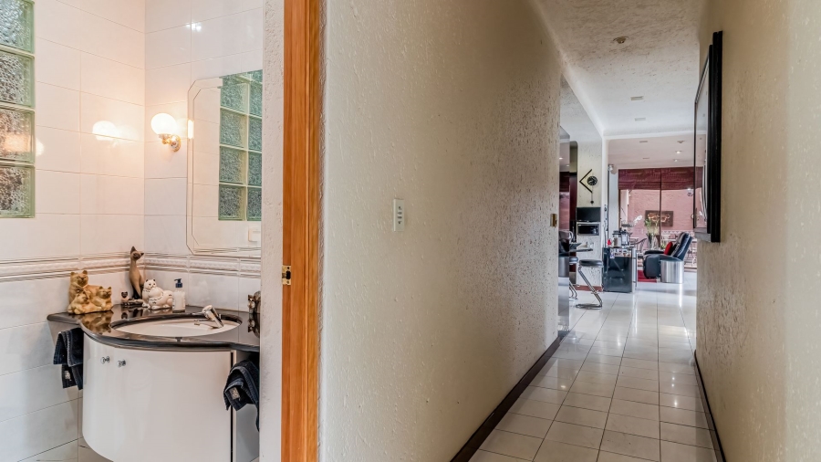 4 Bedroom Property for Sale in Bedfordview Gauteng