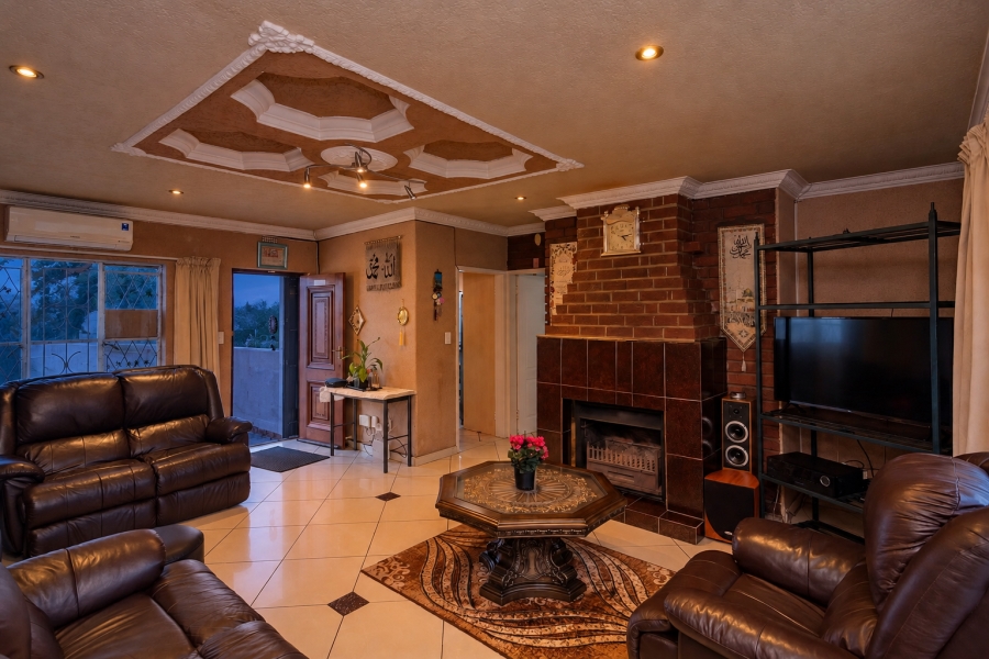 4 Bedroom Property for Sale in Fleurhof Gauteng