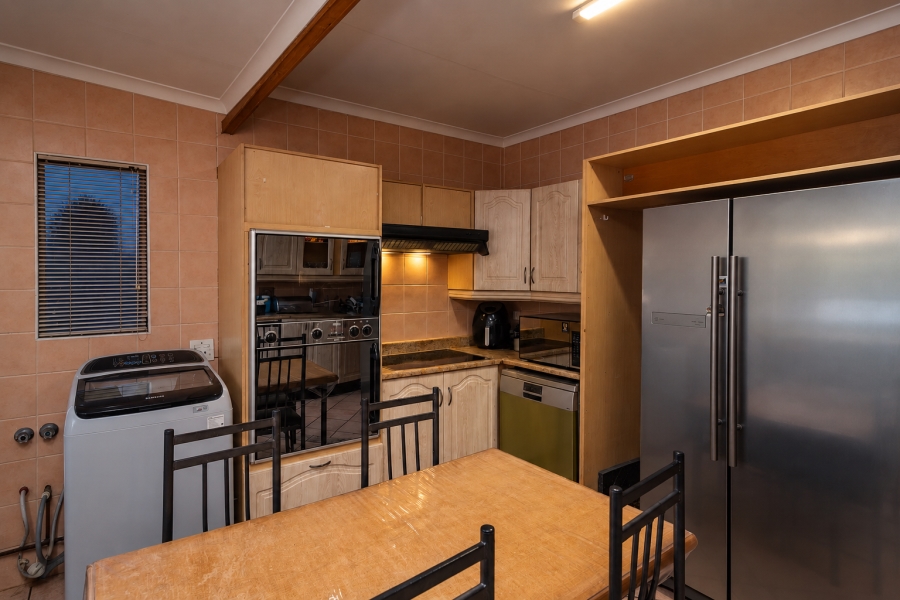 4 Bedroom Property for Sale in Fleurhof Gauteng