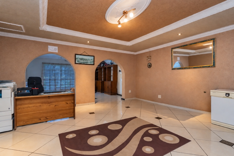 4 Bedroom Property for Sale in Fleurhof Gauteng
