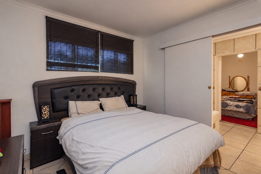 4 Bedroom Property for Sale in Fleurhof Gauteng