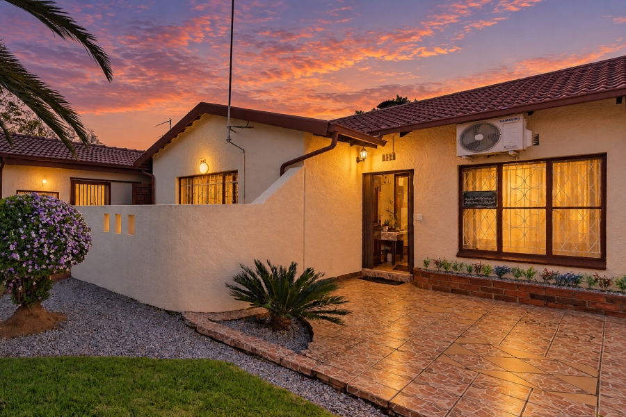 4 Bedroom Property for Sale in Fleurhof Gauteng