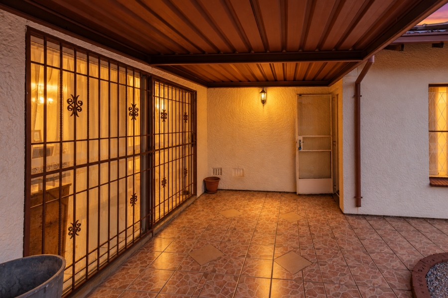 4 Bedroom Property for Sale in Fleurhof Gauteng