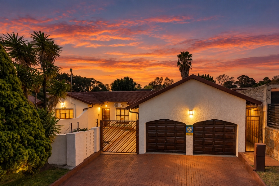 4 Bedroom Property for Sale in Fleurhof Gauteng